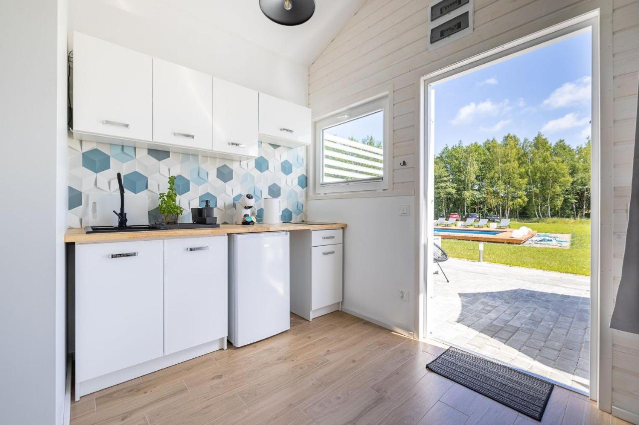 Lumi Resort Domki Letniskowe Z Podgrzewanym Basenem Rewal Buitenkant foto