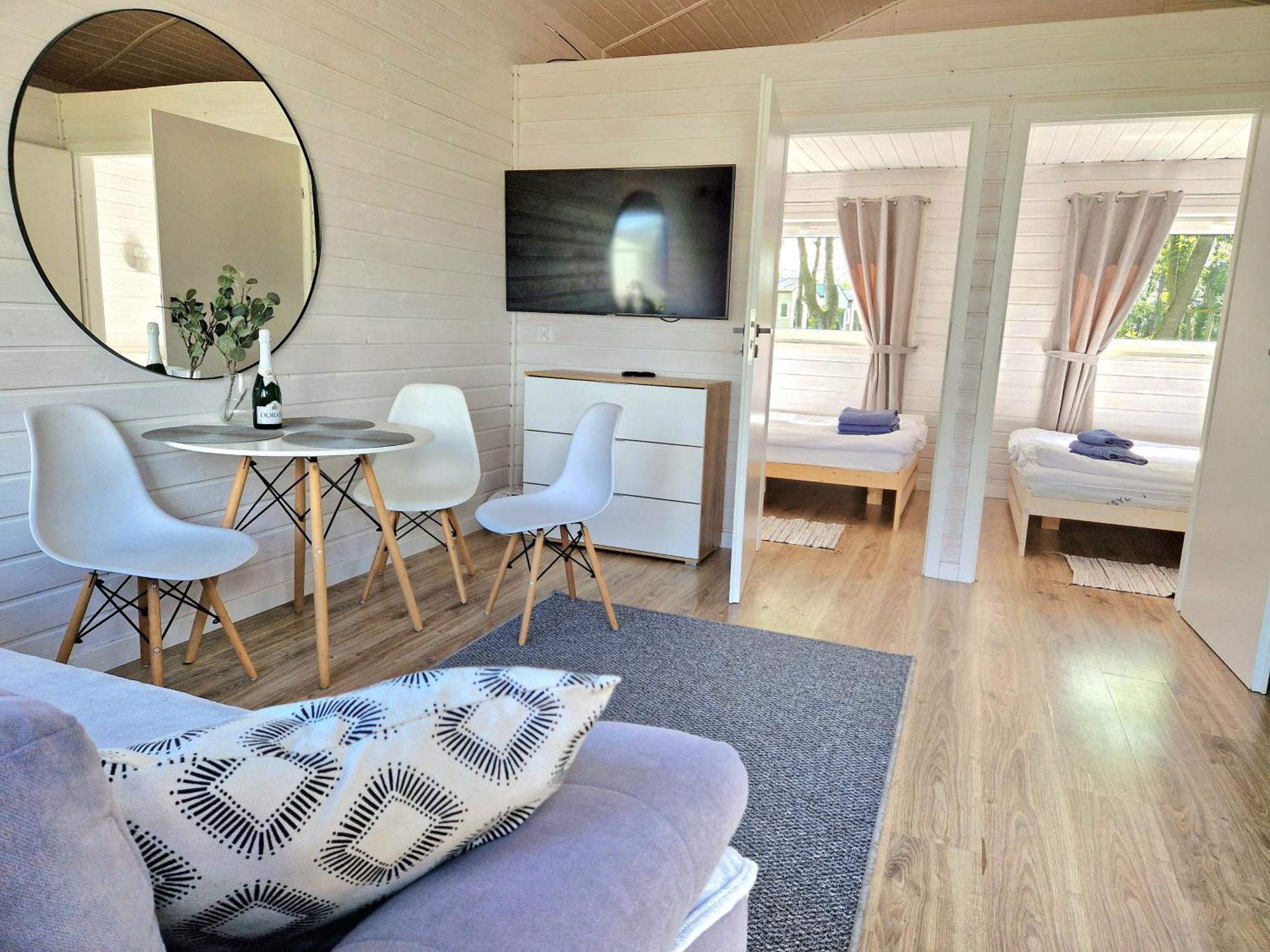 Lumi Resort Domki Letniskowe Z Podgrzewanym Basenem Rewal Buitenkant foto