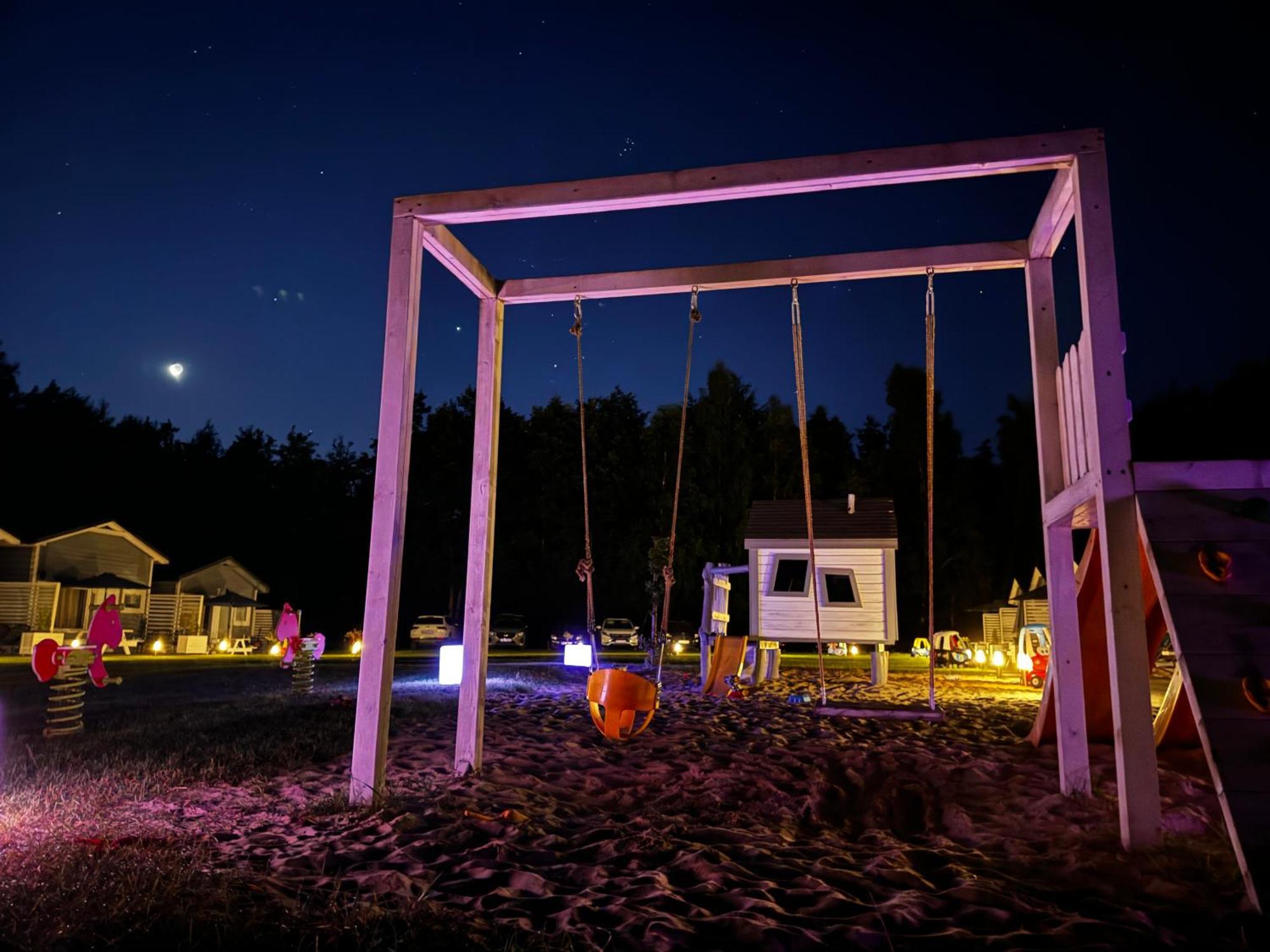 Lumi Resort Domki Letniskowe Z Podgrzewanym Basenem Rewal Buitenkant foto
